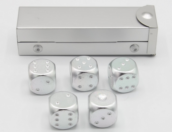 Silver set of 5 Metal D6 pipped dice with metal container